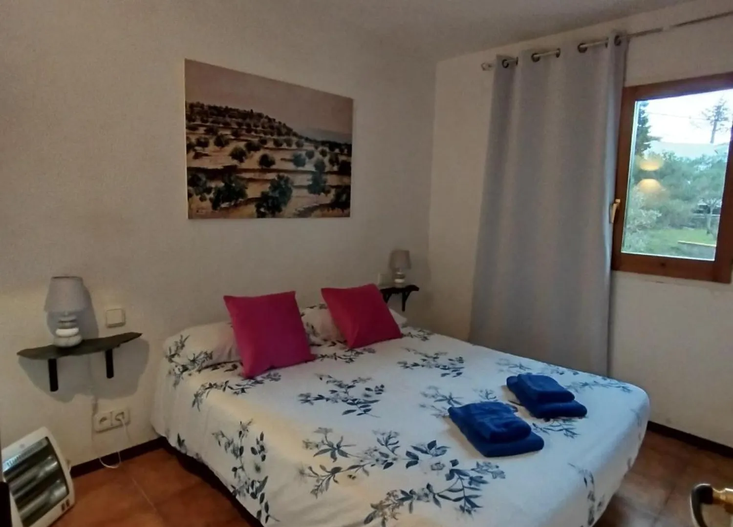 Casa Amb Encant I Una Amplia Sortida Al Jardi Cadaques