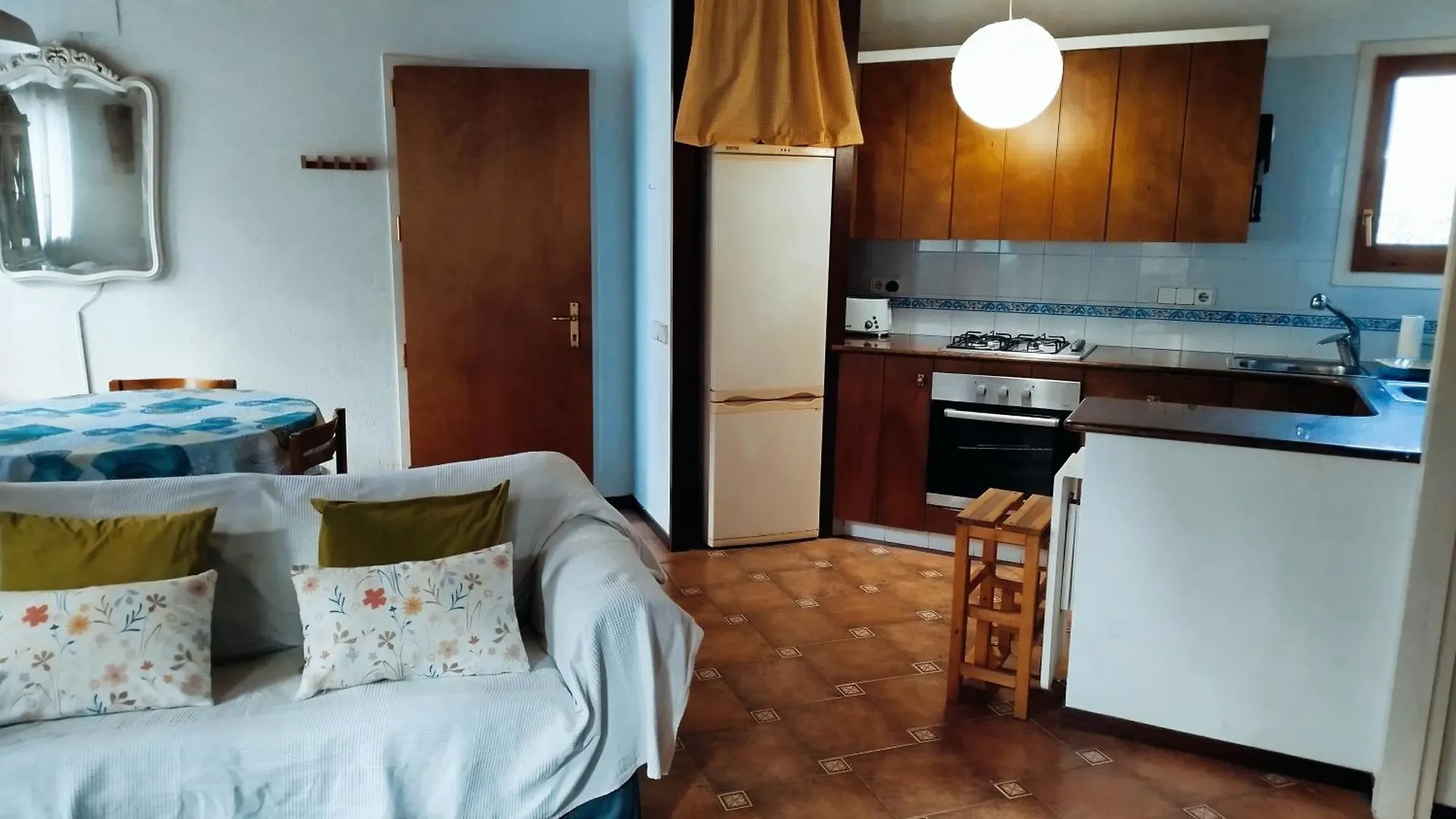Apartment Casa Amb Encant I Una Amplia Sortida Al Jardi Cadaques Spain
